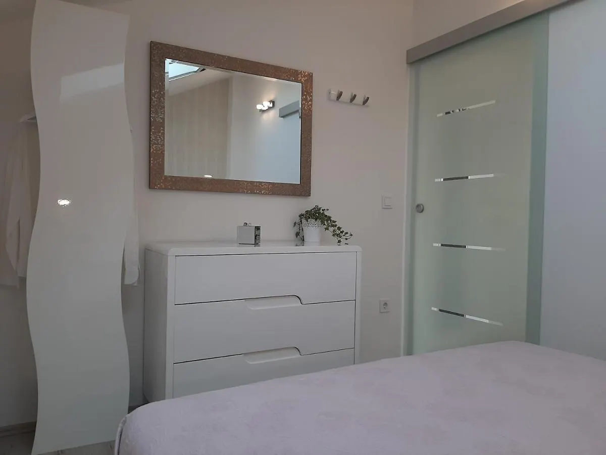 Kapetanov Pogled Apartment Ugljan