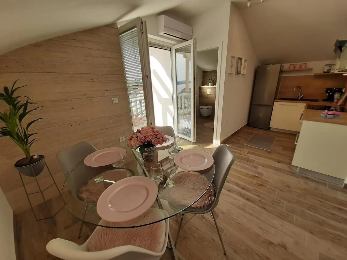 Kapetanov Pogled Apartment Ugljan