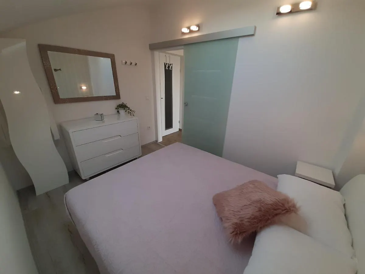 Kapetanov Pogled Apartment Ugljan